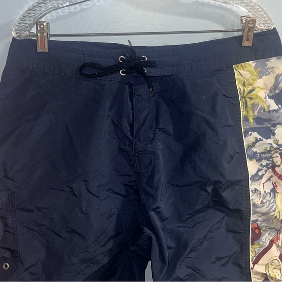 Old navy- Nay swim trunks - Picture 2 of 5